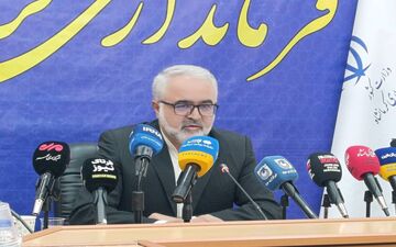 از حضور در مناطق آسیب‌دیده از حملات دشمن متجاوز خودداری کنید

