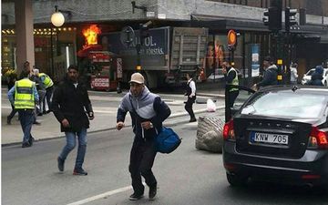 عابران پیاده در صورت بی احتیاطی در تصادفات مقصر می شوند