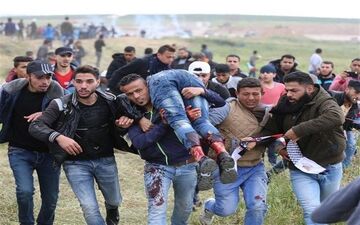زخمی شدن ۳۰ نفر در حمله نظامیان صهیونیست به راهپیمایی بازگشت 