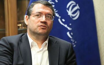 سخنگوی کمیسیون صنایع مجلس:
نمایندگان از توضیحات وزیر صنعت به 11 سوال قانع شدند
