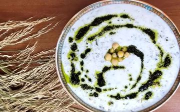 طرز تهیه آش دوغ خانگی؛ مواد لازم و مراحل کلیدی برای یک آش خوشمزه