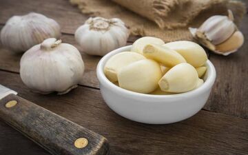 هشدار؛ مصرف “سیر” برای این افراد ممنوع!