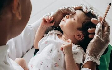 یک باور اشتباه در درمان زردی که باعث آسیب مغزی نوزادان می‌شود