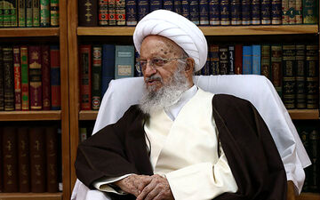 آیت الله مکارم شیرازی:
نیازمند کار جهادی در برخورد با متخلفان اقتصادی هستیم