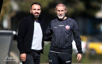 بازیکن مازاد یحیی شیرینی اقای گل پرسپولیس را رد کرد
