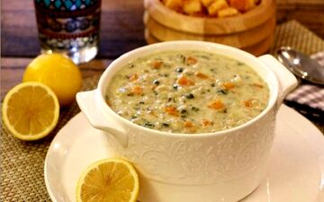 طرز تهیه آش ماست شمالی | دستور پخت سنتی و خوشمزه به روشی آسان