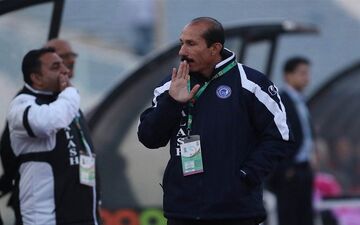 تهامی: آقایان "رشوه بگیر" بیایند جواب بدهند! / از اول هم گفتم هیچ تیمی جلودار استقلال نیست 