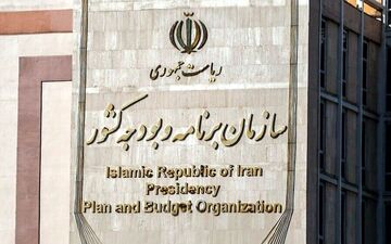 بخشنامه بودجه ۱۴۰۲؛ از تعیین افزایش حقوق کارمندان تا شرایط استخدامی