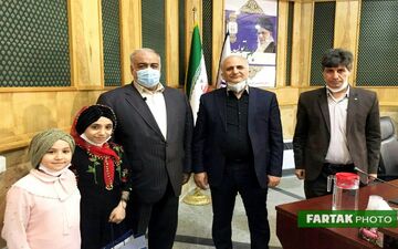 تجلیل استاندار کرمانشاه از برنده زنگ طلایی / اسرا در عصرجدید کولاک کرده بود 