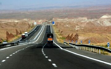 چهار کیلومتر دیگر از بزرگراه ایلام- مهران زیر بار ترافیک قرار گرفت