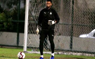 دروازه‌بان حریف پرسپولیس مصدوم شد 