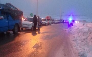 گرفتار شدن 200 خودرو در کولاک گردنه فولادمحله به تلمادره مازندران