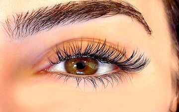  اگه میخوای مژه‌های بلند داشته باشی این ترفندها رو بخون