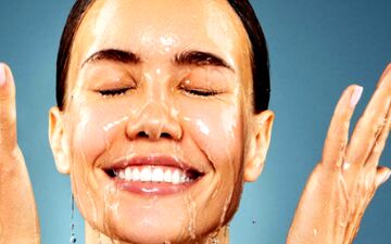 مراقبت از پوست| دقیقا چند دقیقه باید صورتمان را بشوییم؟

