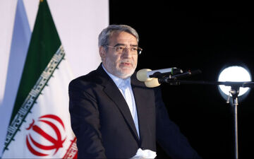 رحمانی فضلی:
باید با نگاه جهادی، اقتصاد مقاومتی را محقق کنیم