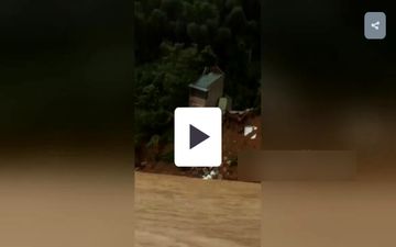 لحظه فرو ریختن ساختمان حین رانش زمین +فیلم