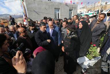 بازدید رئیس کمیته امداد کشور و  استاندار کرمانشاه از مناطق زلزله‌زده گهواره
