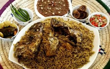 آموزش پخت یک غذای محلی بندرعباسی با کوسه ماهی به سبک دو بانوی روستایی! | فیلم
