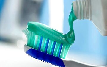 اشتباهات رایج هنگام مسواک زدن