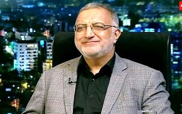 تهران خط مقدم نبرد با استکبار است/ هیچ ضربه‌ای نمی‌تواند آن را زمین‌گیر کند