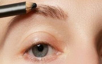 8 ترفند برای پر نشان دادن ابروها به کمک آرایش