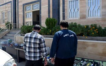 دستگیری 2 سارق و کشف 19 فقره سرقت محتویات داخل خودرو در کرمانشاه