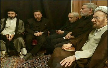 عکس/ فرزند رهبر انقلاب درمنزل صادق خرازی