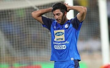 مهاجم ناکام سابق آبی ها به اصفهان برگشت 