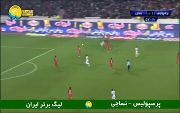 صحنه اخراج ربیع خواه در بازی برابر نساجی مازندران 