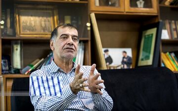 باهنر: حمایت رهبری از افزایش قیمت بنزین نشان داد مملکت بی‌صاحب نیست