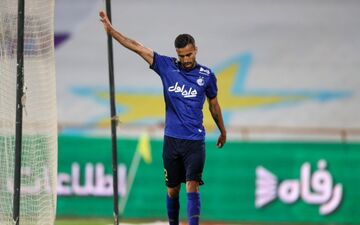 استقلال برد؛ یک بازیکن استقلال شاکی شد!
