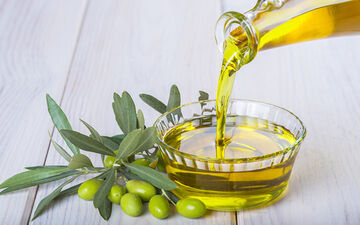 خوردن روغن زیتون برای لاغری در چه زمانی از روز موثرتر است؟