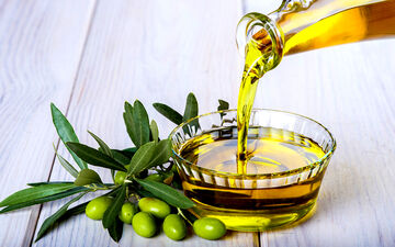 خوردن روغن زیتون برای لاغری در چه زمانی از روز موثرتر است؟