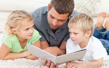۱۰ دلیل؛ چرا باید برای کودکان کتاب بخوانیم؟