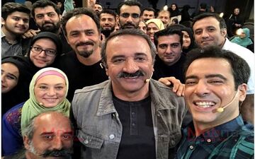 سلفی نیما فلاح و همسرش به همراه هنرمندان در جزیره کیش (عکس)