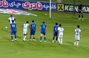 گل اول چادرملو به استقلال خوزستان با ضربه محمدی‌فرد + ویدیو