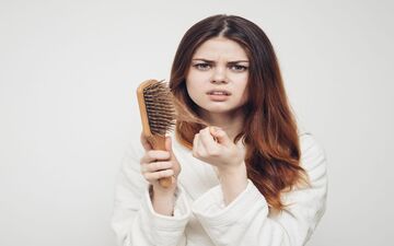باورهای نادرست درباره ریزش مو؛ کدام گزینه درمانی بهتر است؟