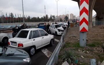تصادف بین ۲ خودرو سواری در پلدختر ۷ زخمی بر جای گذاشت