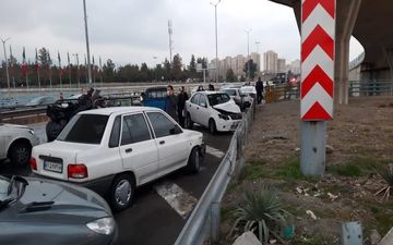 تصادف بین ۲ خودرو سواری در پلدختر ۷ زخمی بر جای گذاشت
