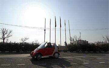 نخستین جایگاه شارژ خودروهای برقی ایران در برج میلاد تهران افتتاح شد
