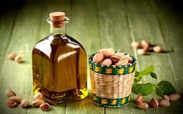 روغنی که خوشبو کننده دهان است