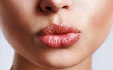 میخوای لب هات رو برجسته کنی؟ این روش رو انجام بده!