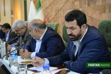 نشست معاون سیاسی وزارت کشور با معتمدین کرمانشاه