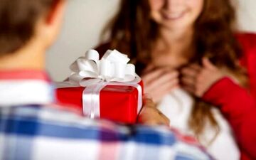 هدیه‌های سمی زوجین!/ این هدیه‌ها را به همسرتان ندهید