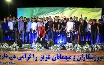 اهداپیراهن شماره 147 سیاه جامگان به بازیکن سابق آبی پوشان