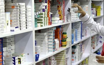 رییس سازمان غذا و دارو: اصلاح قیمت داروها با هماهنگی سازمان‌های بیمه‌گر و حفظ گستره حمایتی است