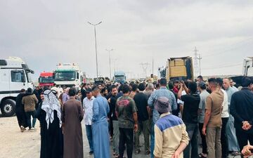 اعتراض رانندگان عراقی به بسته شدن گذرگاه مرزی الشیب