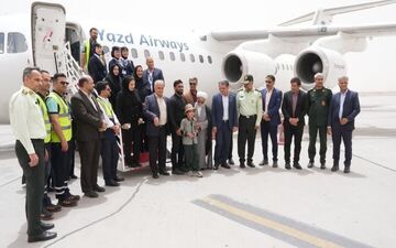 تحقق آرزوی خلبان شدن کودک بازمانده مدرسه شجره طیبه میناب در یزد