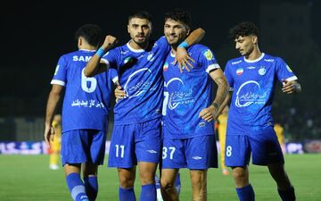 پیروزی قاطع استقلال برابر سپاهان؛ صدرنشینی با سومین برد