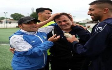 اشکهای شوق عکاس باشگاه اتحاد فومن در روز پیروزی!